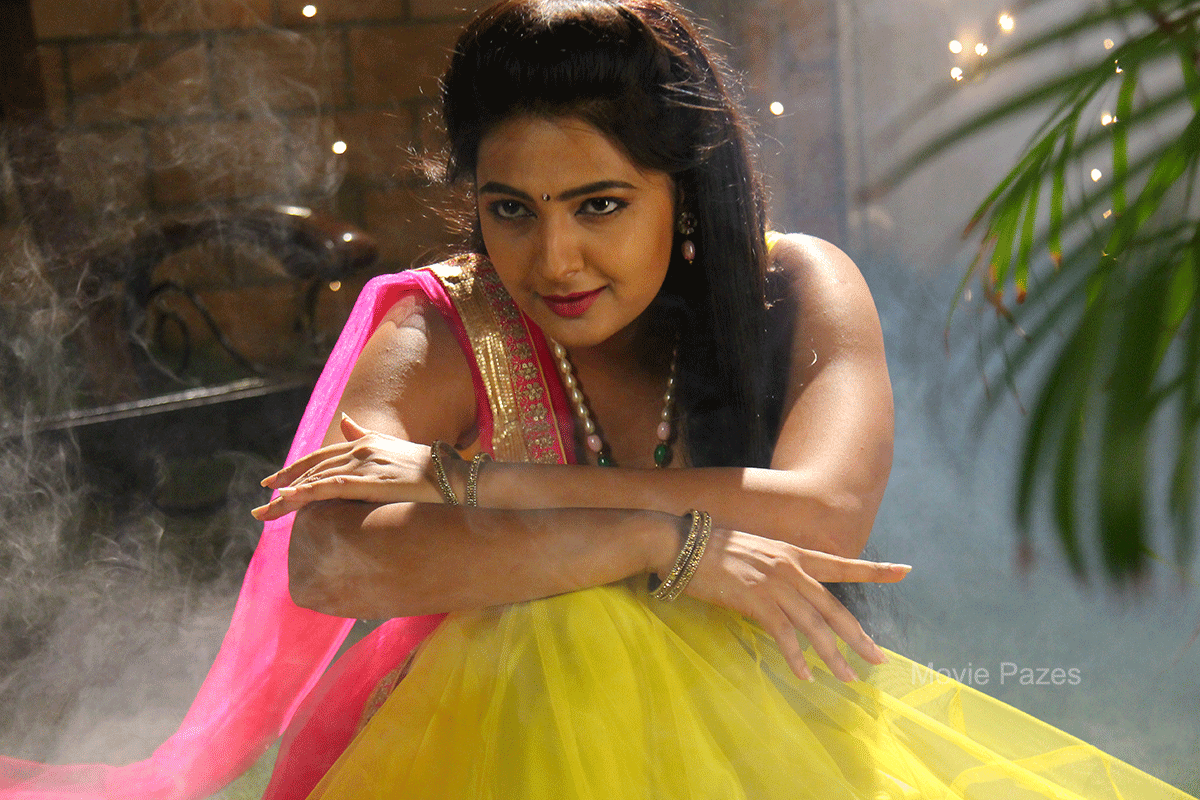vajralu-kavala-nayana-stills